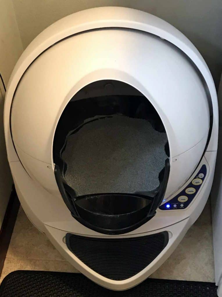 Litter robot III automatic scooping litter box