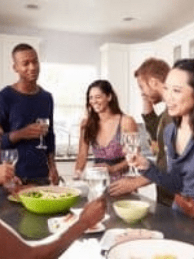 How To Be an Amazing Party Hostess (and Make Your Guests Feel Welcome) Story