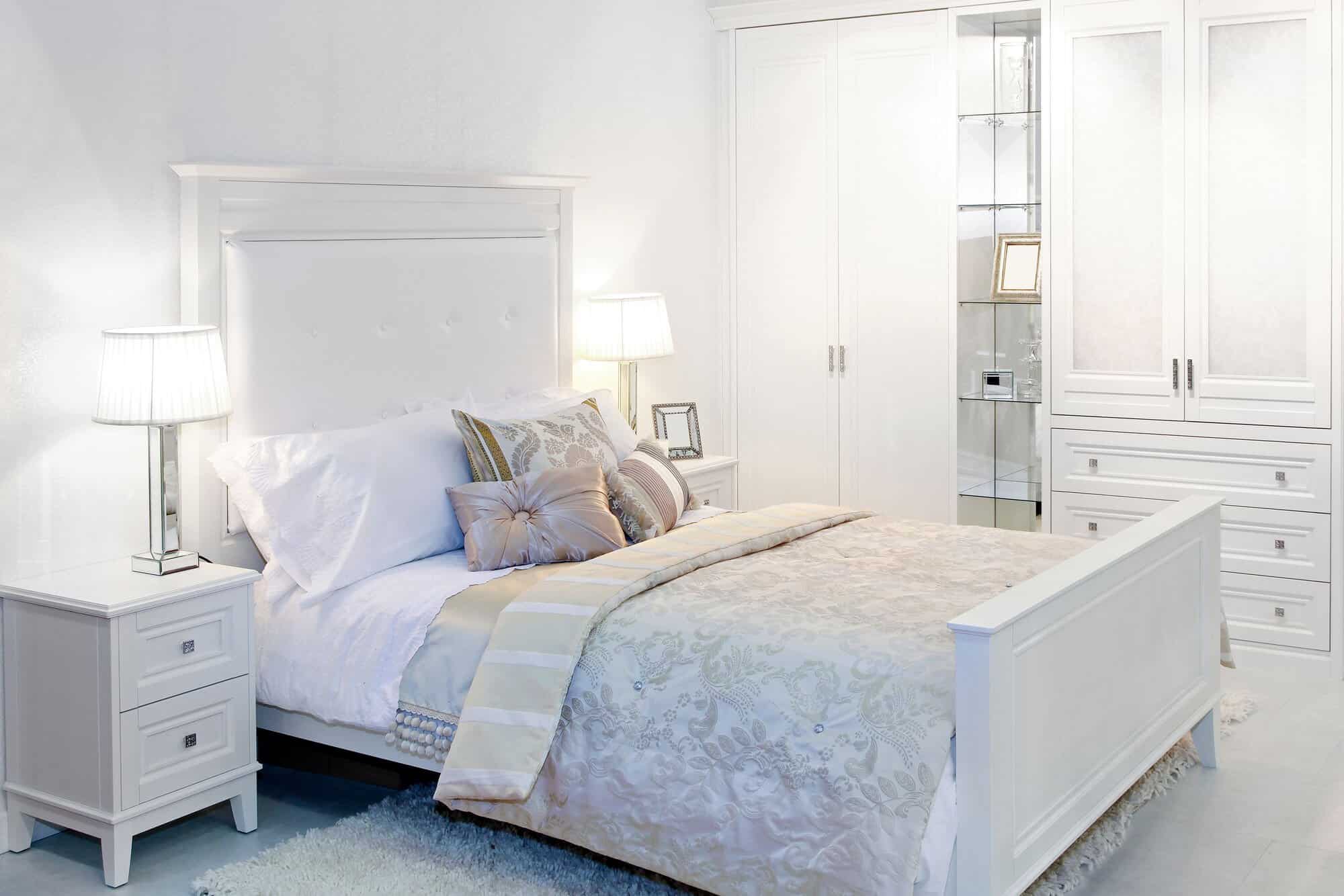 https://tidylifehappywife.com/wp-content/uploads/White-Bedroom.jpg