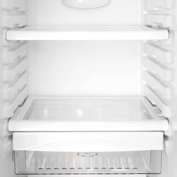 Tips for Thoroughly Cleaning a Refrigerator Both Inside and Out